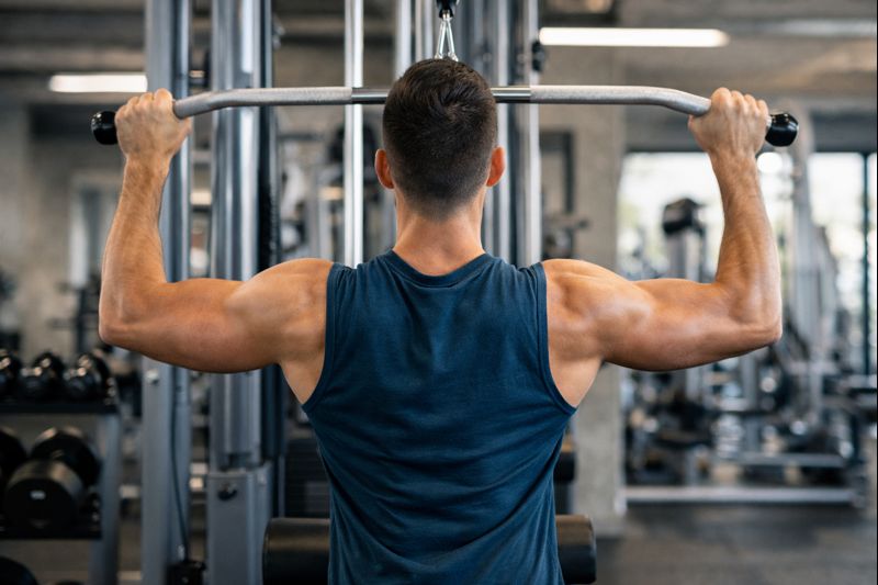 Back workout for men focusing on posture and fat loss